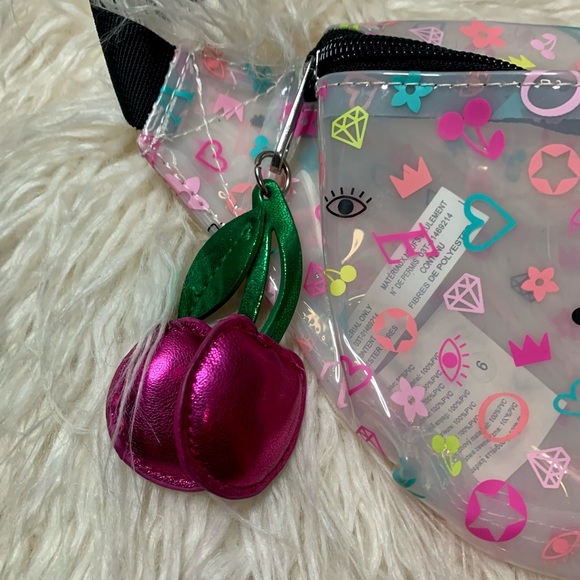 4201594LOVEFP12 Miss Gwen
Girls Love Tie Dye Fanny Pack
UPC: 0810029475891#HL1 - Picture 7 of 8